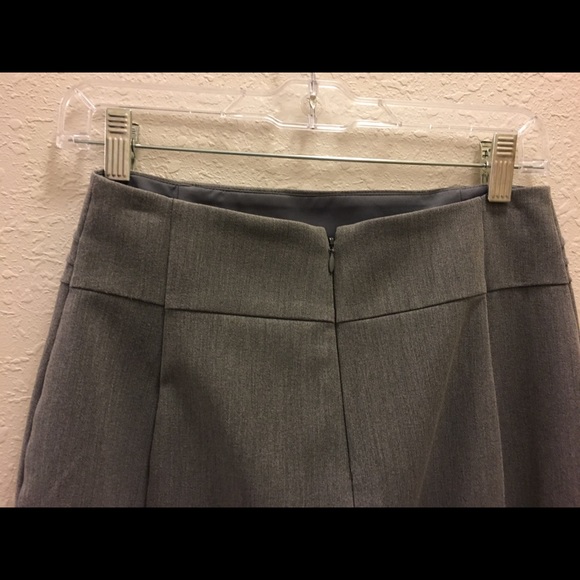Express Pintucked Gray Hi Waist Pencil Skirt Sz 2 - Picture 5 of 7
